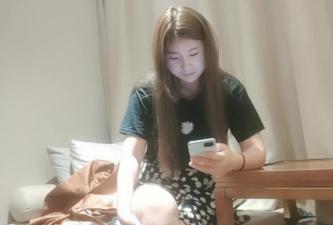 气息浓郁的小少妇一把扯开内裤抠穴白嫩听话口交卖力.